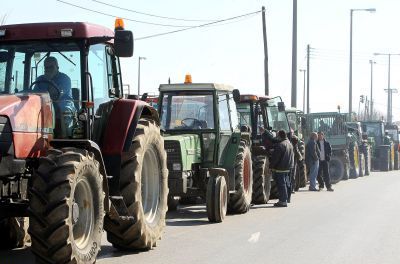 Συνεχίζουν την πορεία στον Προμαχώνα οι αγρότες