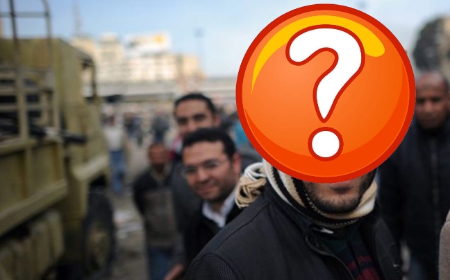 Τα… ευφάνταστα κράνη των Αιγυπτίων διαδηλωτών