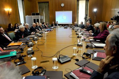 Υπουργικό συμβούλιο με μοντέλο&#8230; Κομισιόν