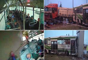 Σύγκρουση λεωφορείου με φορτηγό on camera