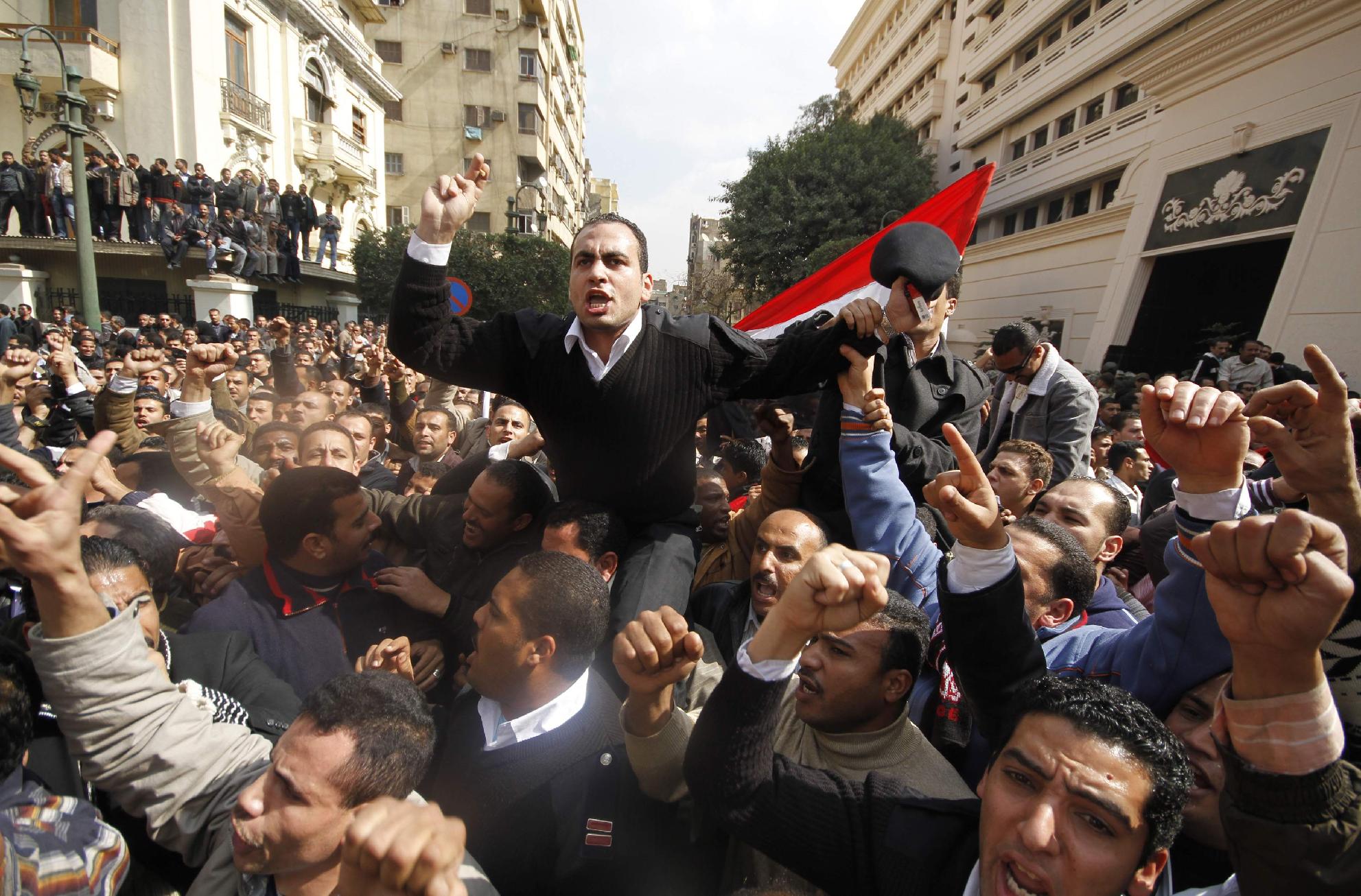 Αναβολή των εκλογών θέλει ο Αιγύπτιος πρωθυπουργός