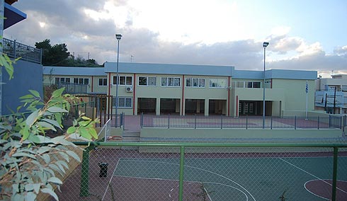 Το υπουργείο Εσωτερικών κατανέμει πάνω από 9,5 εκ. ευρώ για τη μεταφορά μαθητών