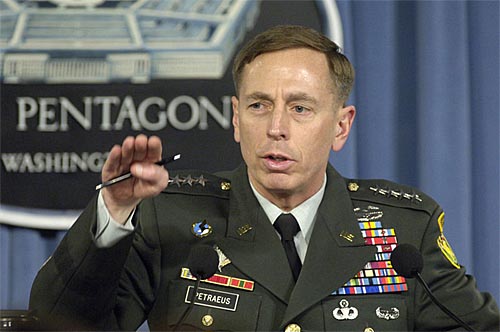 Δεν αποχωρεί από το Αφγανιστάν ο αρχηγός των ΝΑΤΟικών δυνάμεων