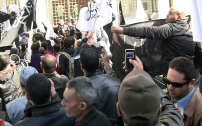 Θρησκευτικός «πόλεμος» ξέσπασε στην Τυνησία
