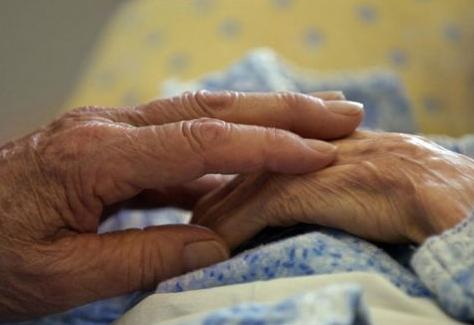 Τραυμάτισαν ηλικιωμένο με… πιρούνι για να τον ληστέψουν!