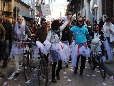 Τσικνοπέμπτη με&#8230; ορθοπεταλίες στη Θεσσαλονίκη