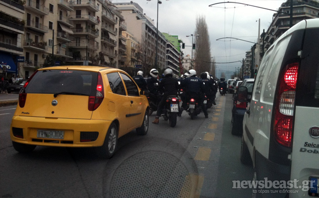 Στην Ιπποκράτους θέλουν να φτάσουν οι οδηγοί των ΜΜΜ