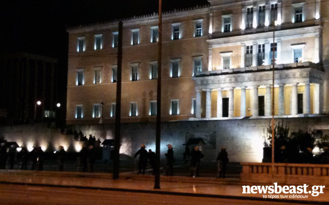 Φάρσα το τηλεφώνημα για βόμβα στη Βουλή