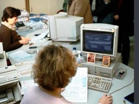 «Δε θα γίνουν απολύσεις εκπαιδευτικών φέτος»