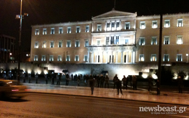 Ένταση στο Σύνταγμα