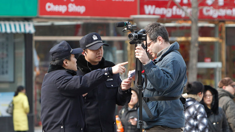 Η Κίνα απειλεί τους ξένους δημοσιογράφους