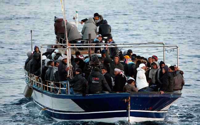 Διάσωση σκάφους με πρόσφυγες στην Ιταλία