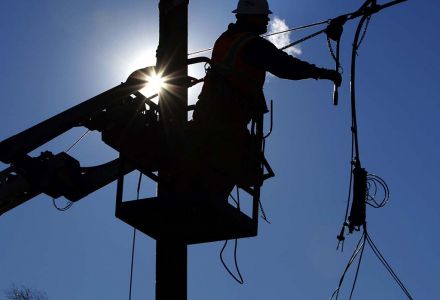 Σταδιακή αποκατάσταση της ηλεκτροδότησης στη Τήνο