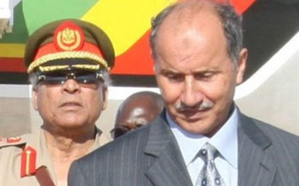 Ο Καντάφι επικήρυξε τον ηγέτη των εξεγερμένων