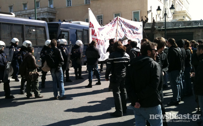 Στη Βουλή βρίσκονται οι εκπαιδευτικοί