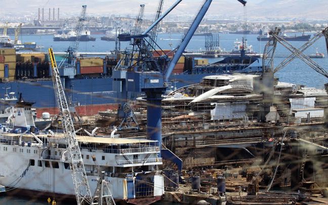 Οργή εργαζομένων στα ναυπηγεία Ελευσίνας