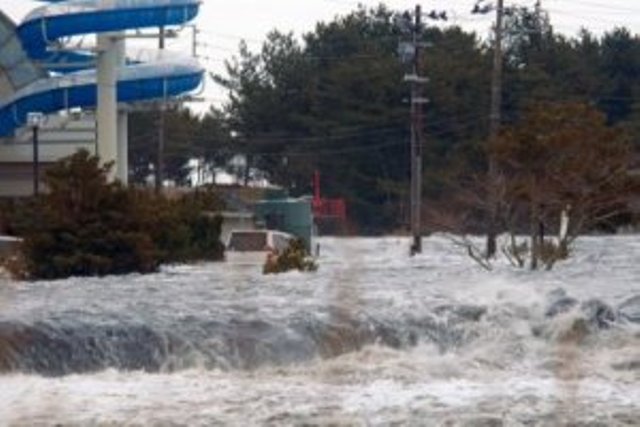 Επιστρέφουν στα σπίτια τους οι κάτοικοι στις Φιλιππίνες και τη Νότιο Αμερική