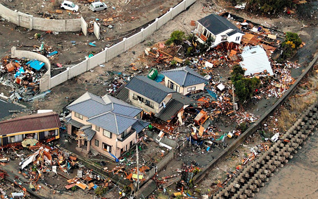 Μετά το σεισμό, φωτιές και πλημμύρες στην Ιαπωνία