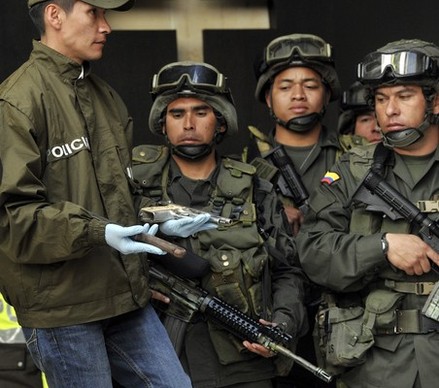 Νεκροί 13 στρατιώτες στην Κολομβία