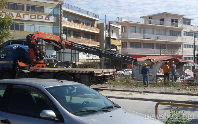 Κατεδαφίζονται καταυλισμοί στο Περιστέρι