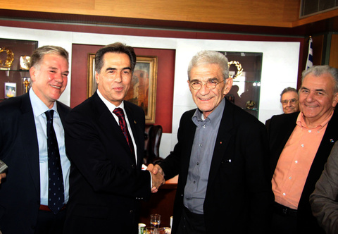 Αυτή είναι… τρύπα