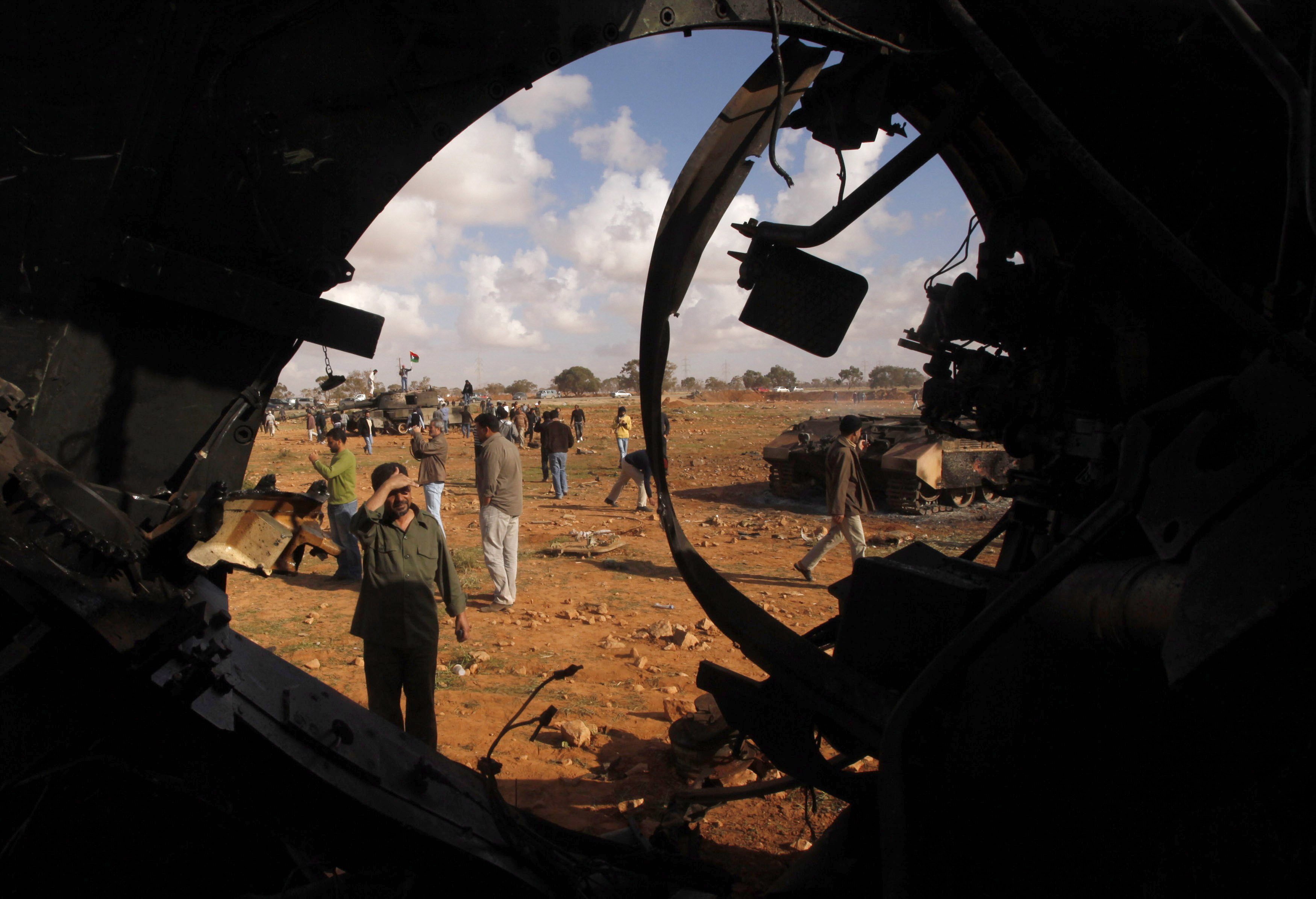 Στρατιωτική βάση στη Λιβύη μετά το βομβαρδισμό