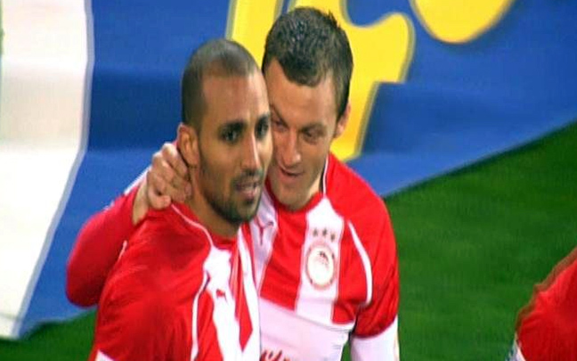 Προηγείται ο Ολυμπιακός με 2-0