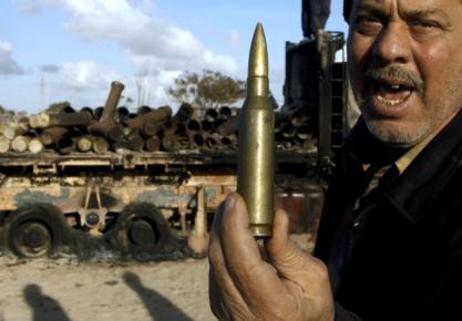Πλήγματα από Τόμαχοκ στις δυνάμεις του Καντάφι