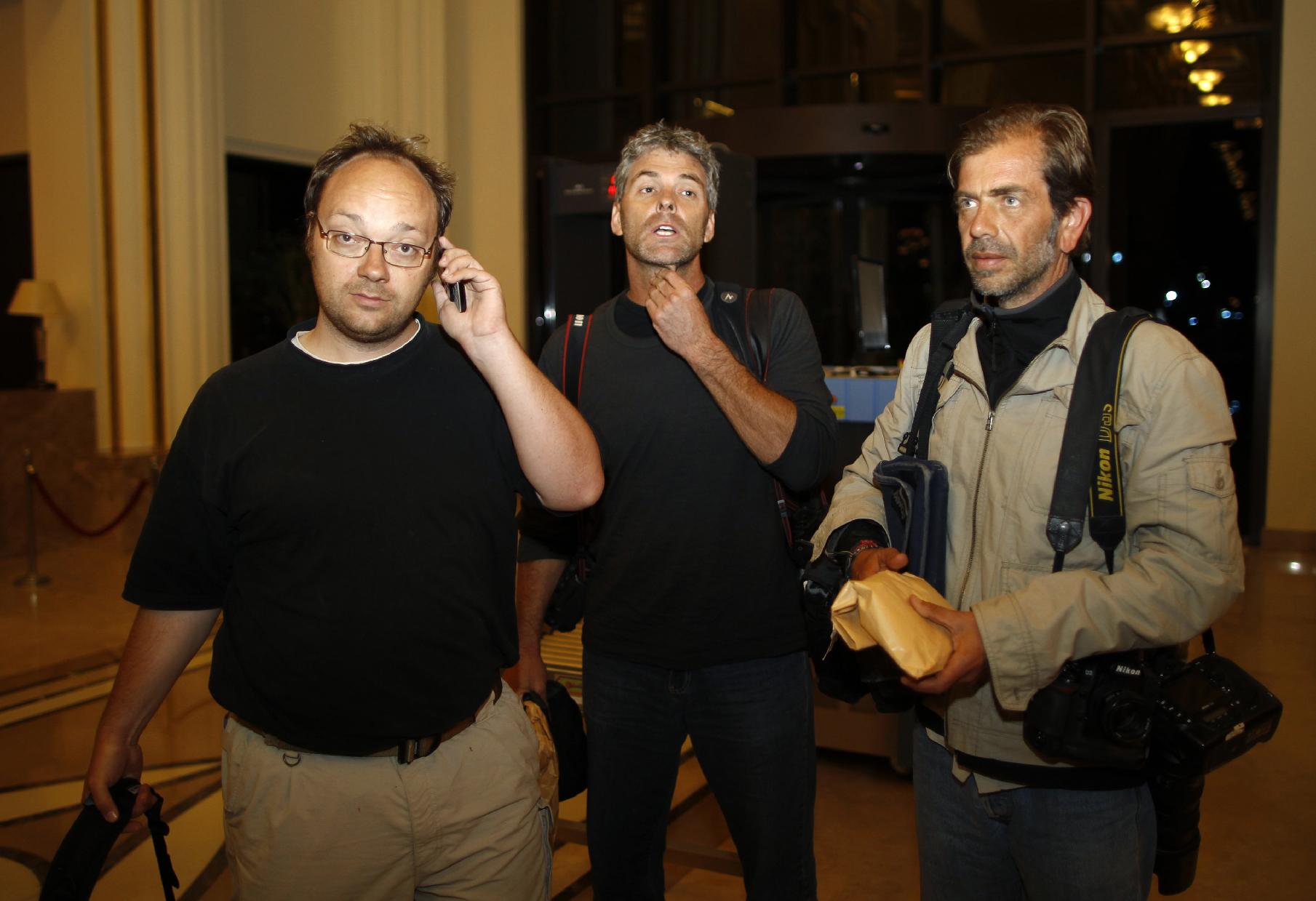 Ελεύθεροι στην Τρίπολη οι τρεις δημοσιογράφοι