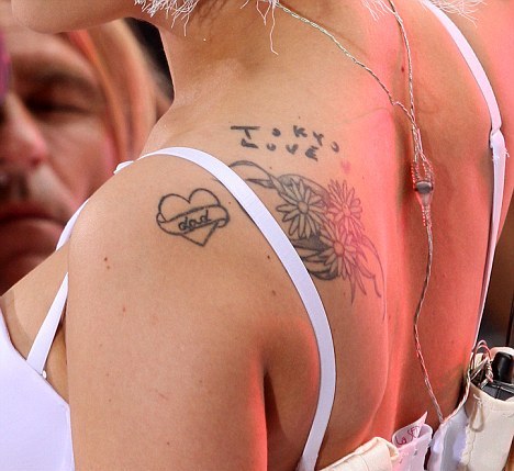 Τι το περίεργο έχουν τα τατουάζ της Lady Gaga;