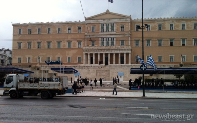 Όλα έτοιμα για τη μαθητική παρέλαση