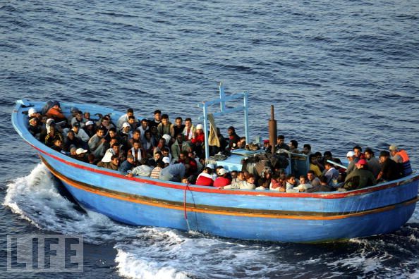 Αποβίβασαν μετανάστες στην Κρήτη