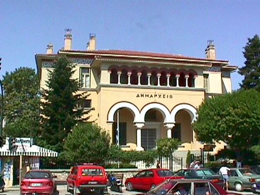 Αντιεξουσιαστές κατέλαβαν το δημαρχείο Ιωαννίνων