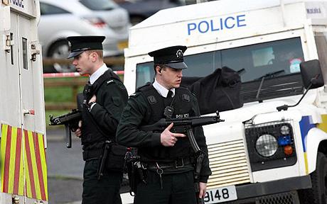Νεκρός αστυνομικός στη Βόρεια Ιρλανδία