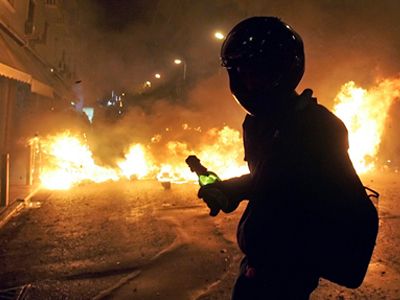 Ένταση και μολότοφ στα Εξάρχεια
