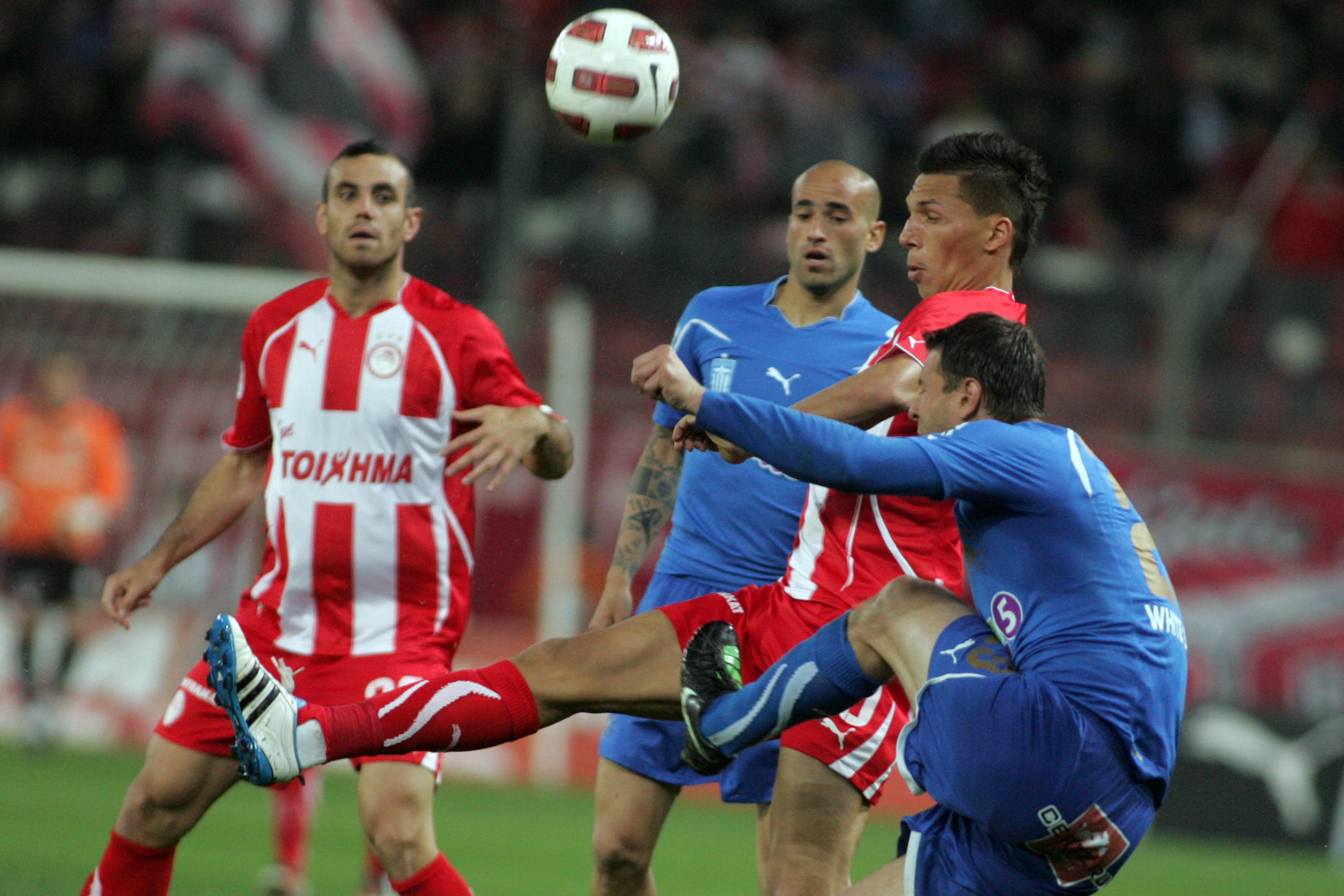 Προηγείται ο Ολυμπιακός με 3-1 στο Καραϊσκάκη