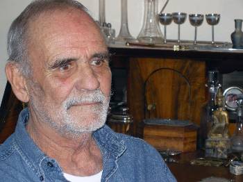 Αυλαία για τον Τάσο Ζωγράφο