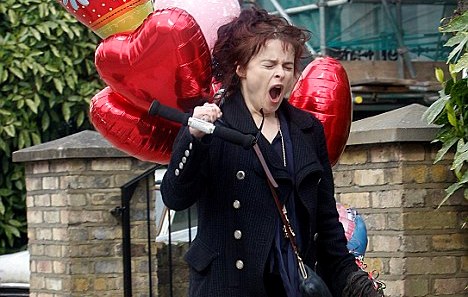 Η Helena Bonham Carter βαριέται τις οικογενειακές υποχρεώσεις
