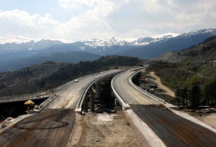 Τον Απρίλιο δημοπρατούνται έργα για τμήματα της Ολυμπίας Οδού