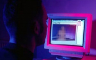 Φρίκη στο Διαδίκτυο από υλικό παιδικής πορνογραφίας