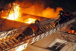 Πέντε νεκροί από φωτιά σε κτίριο του Παρισιού