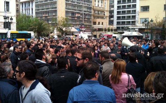 Σε εξέλιξη η συνεδρίαση των συμβασιούχων