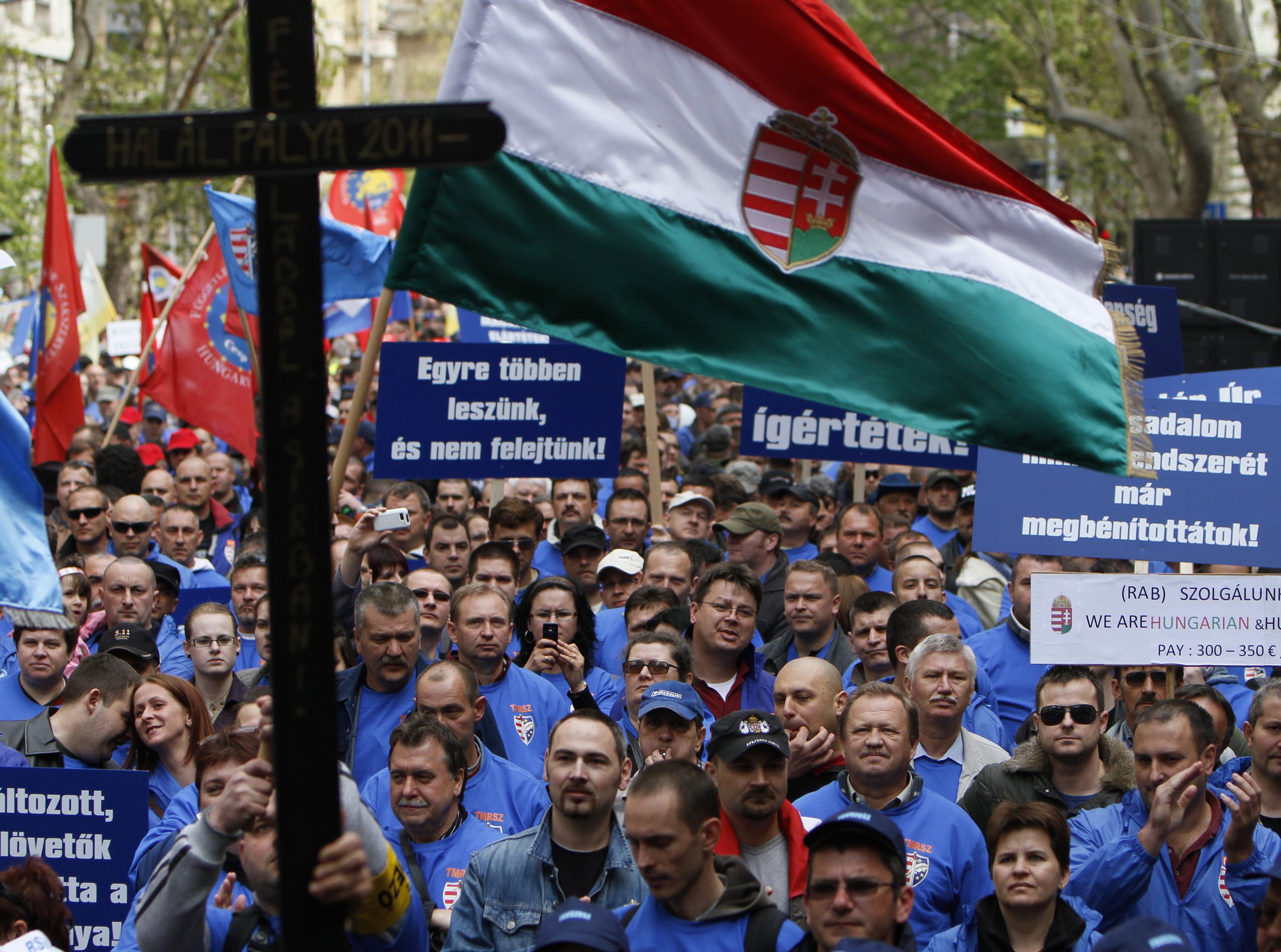 Δυσαρεστημένοι οι Ούγγροι με τα μέτρα λιτότητας