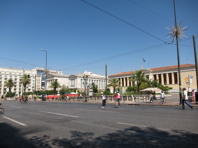 Έδωσαν τα χέρια για την ανάπλαση της Πανεπιστημίου