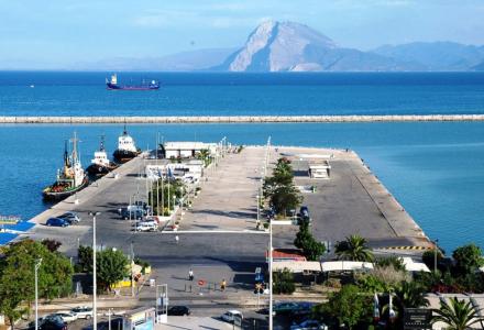Δένουν σήμερα τα πρώτα πλοία στο νέο λιμάνι της Πάτρας