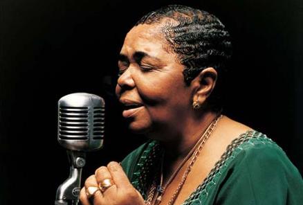 H Cesaria Evora για ένα βράδυ στο Λυκαβηττό