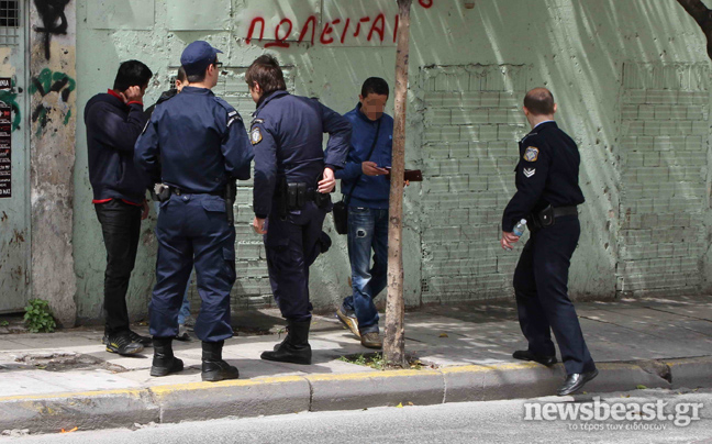 Σε εξέλιξη η επιχείρηση «σκούπα» στο κέντρο της Αθήνας