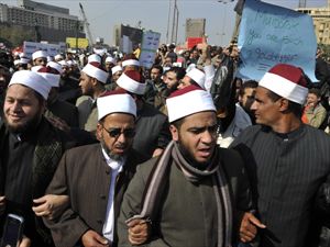 Την παλινόρθωση του Μόρσι αξιώνουν οι Αδελφοί Μουσουλμάνοι