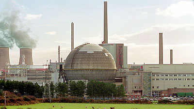 Η Γερμανία κλείνει τα πυρηνικά εργοστάσια και η Βρετανία κατασκευάζει καινούργια