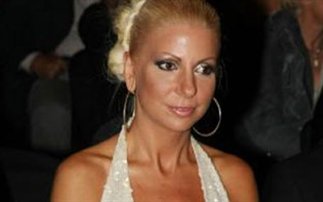 Πρόταση γάμου στην πισίνα